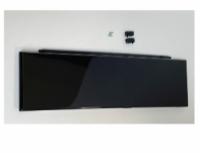 Sort låge med hængsler. 